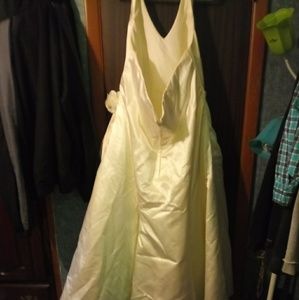 Wedding dress